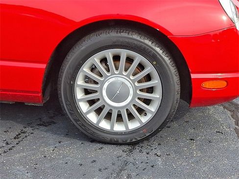 Used 2005 Ford Thunderbird image 9