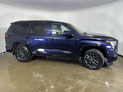 Used 2025 Toyota Sequoia Platinum AWD/4WD image 8