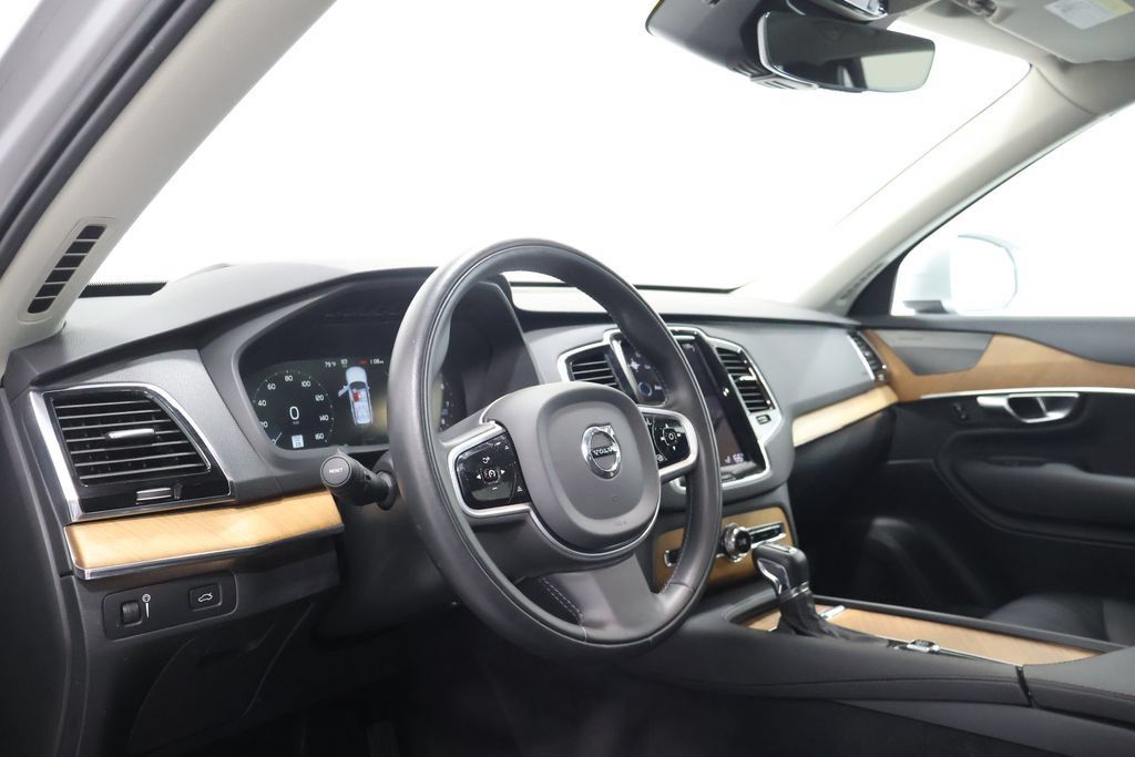 Used 2022 Volvo XC90 T6 Momentum w/ Advanced Package AWD/4WD image 15