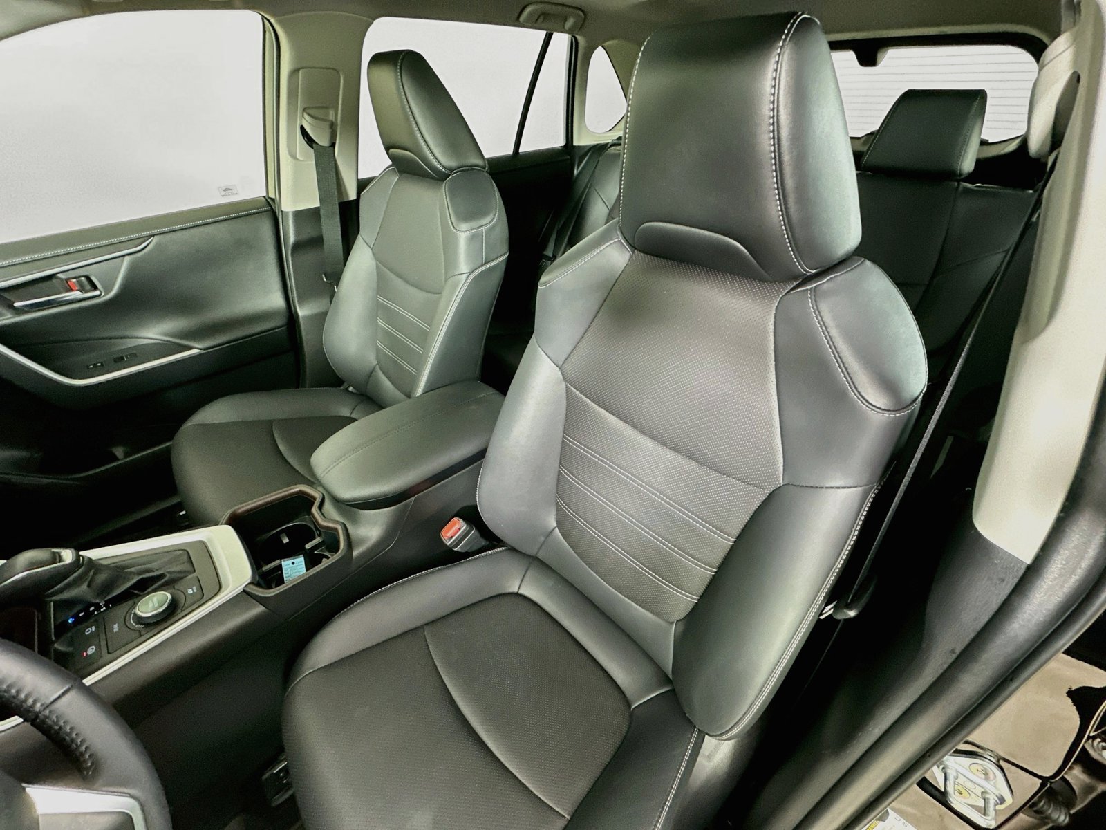 Used 2025 Toyota RAV4 Limited w/ Advanced Technology Package AWD/4WD image 34