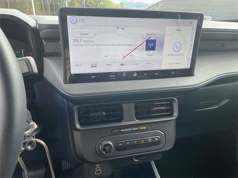 New 2025 Ford Maverick XL image 9