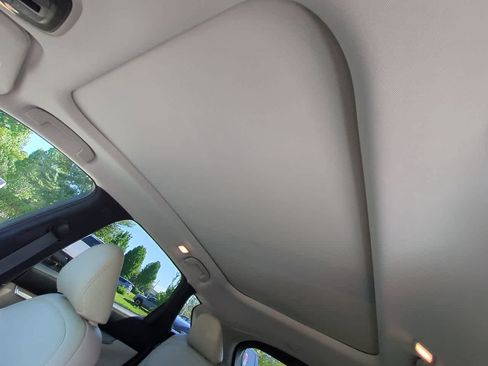 Used 2021 INFINITI QX50 Luxe FWD image 19