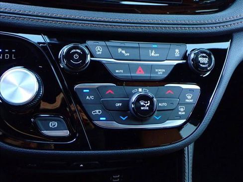 New 2026 Chrysler Pacifica Pinnacle image 22