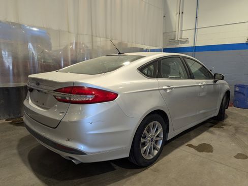 Used 2017 Ford Fusion SE FWD image 5