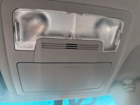 Used 2017 Toyota Camry LE image 18