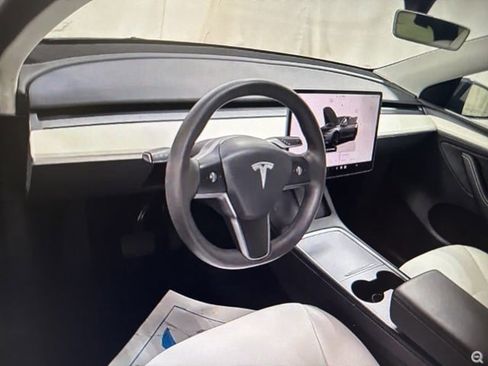 Used 2023 Tesla Model Y Long Range image 6