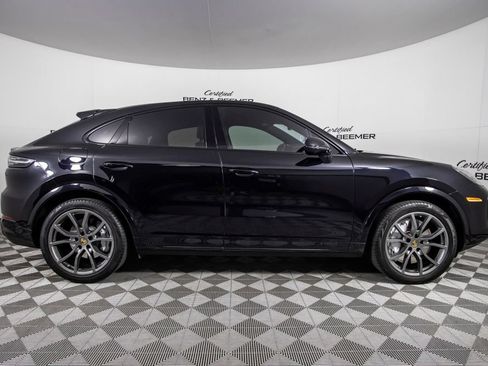 Used 2021 Porsche Cayenne Turbo AWD/4WD image 3