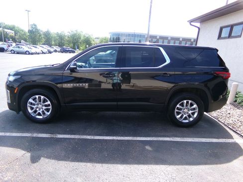 Used 2022 Chevrolet Traverse LS AWD/4WD image 7