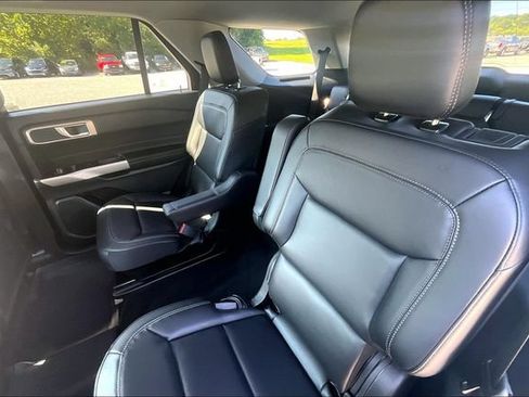Used 2024 Ford Explorer XLT w/ Equipment Group 202A AWD/4WD image 24