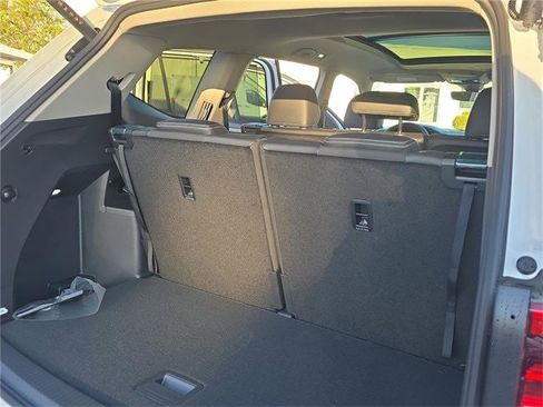 New 2026 Volkswagen Atlas SE image 28