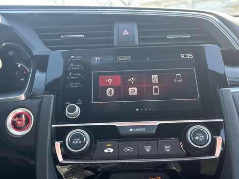 Used 2019 Honda Civic Sport image 17