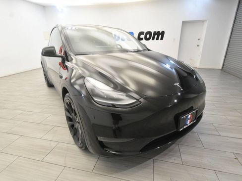 Used 2023 Tesla Model Y Long Range AWD/4WD image 7