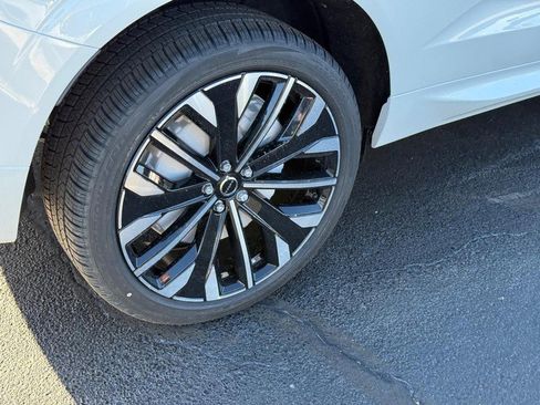 New 2026 Volvo XC60 T8 Ultra w/ Protection Package Premier image 4