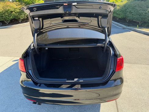 Used 2013 Volkswagen Jetta SE FWD image 10