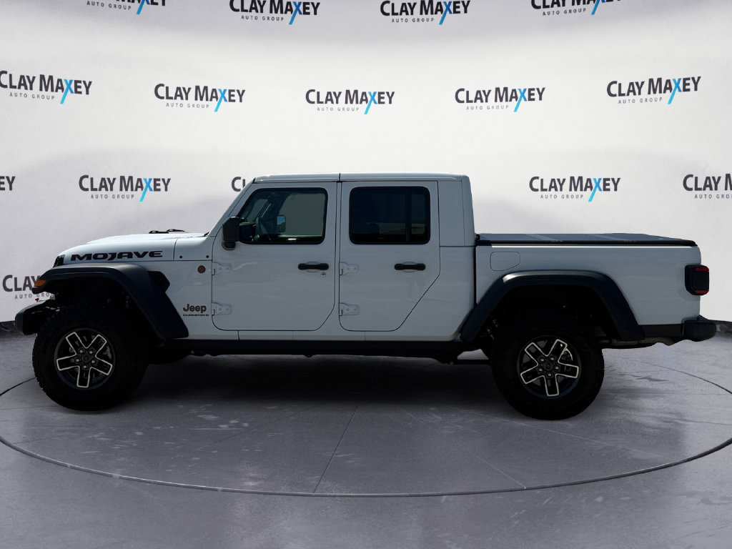 Used 2025 Jeep Gladiator Mojave AWD/4WD image 2