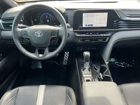 Used 2025 Toyota Camry SE w/ Convenience Package FWD image 21
