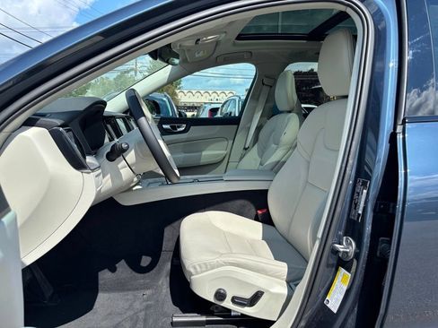 Certified 2025 Volvo XC60 B5 Core w/ Protection Package Premier AWD/4WD image 16