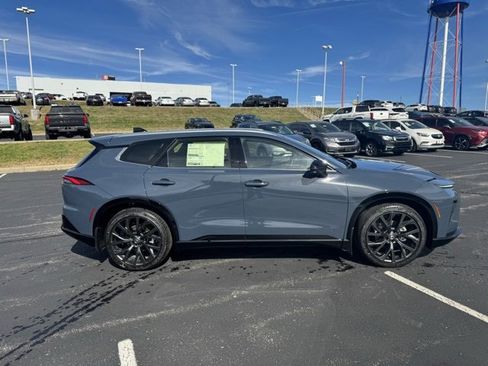 New 2025 Toyota Crown Signia Limited image 2