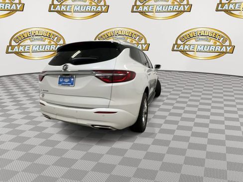 Used 2020 Buick Enclave Avenir w/ Avenir Technology Package FWD image 2