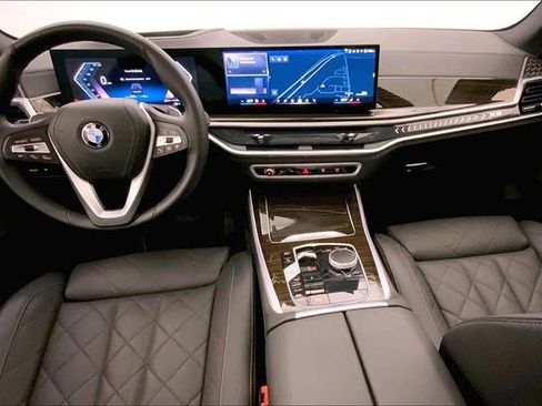 Used 2025 BMW X5 xDrive40i w/ Premium Package image 16