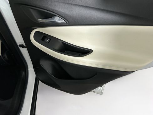 Used 2022 Buick Encore GX Select image 29