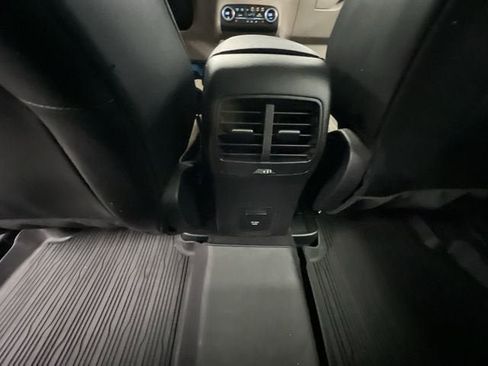 Used 2020 Ford Escape Titanium AWD/4WD image 22