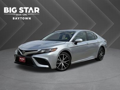 Used 2024 Toyota Camry SE w/ Convenience Package