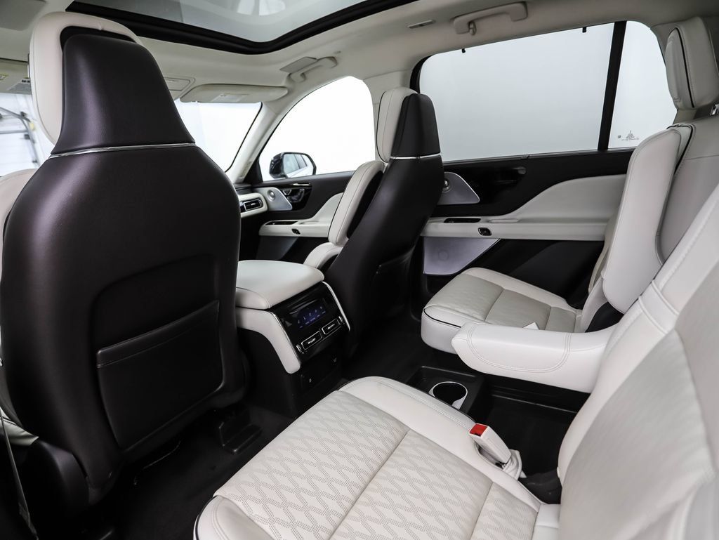 Used 2023 Lincoln Aviator Black Label w/ Dynamic Handling Package AWD/4WD image 21