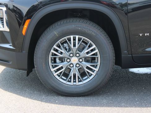 New 2027 Chevrolet Traverse LT w/ Driver Confidence Package FWD image 18