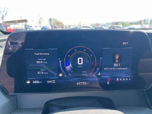 Used 2025 Chevrolet Traverse LT image 12