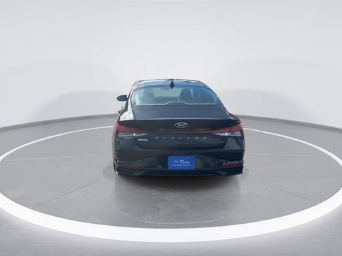 Used 2023 Hyundai Elantra SEL w/ Cargo Package FWD image 6