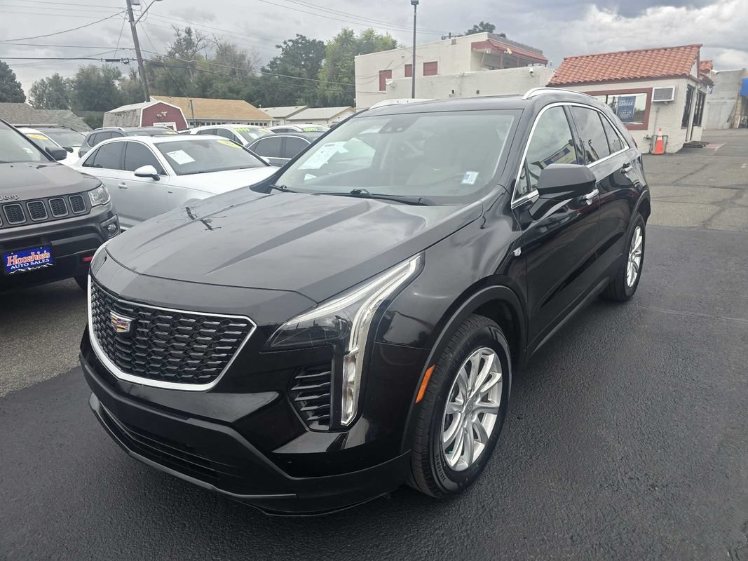 Used 2020 Cadillac XT4 Luxury w/ Cold Weather Package AWD/4WD image 3
