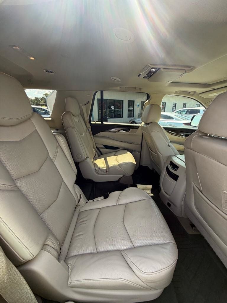 Used 2018 Cadillac Escalade Premium Luxury RWD image 8