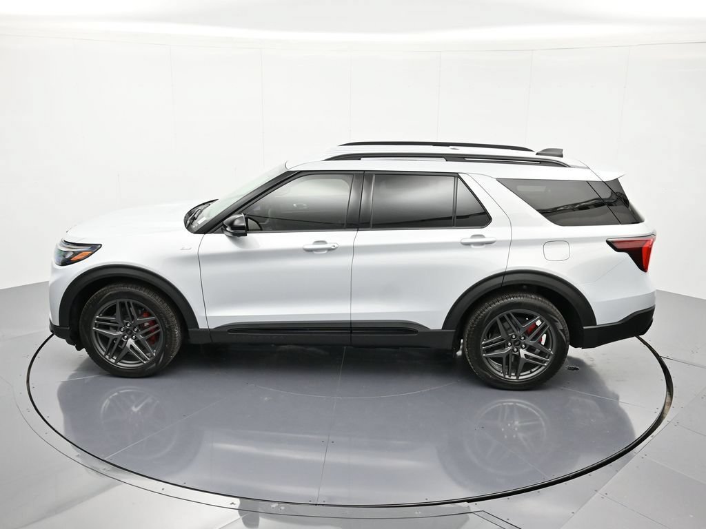 New 2026 Ford Explorer ST-Line w/ ST-Line Street Pack RWD image 38
