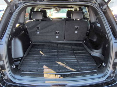 Used 2023 Jeep Grand Cherokee Altitude image 33