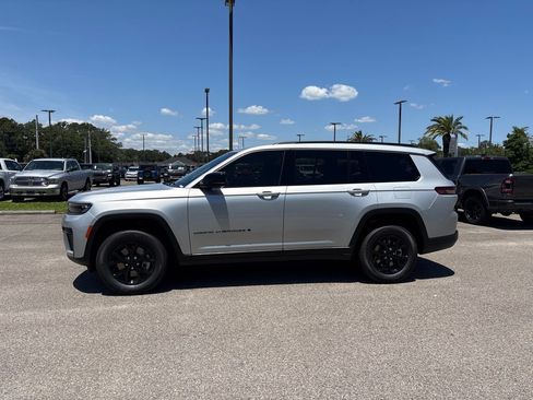 New 2026 Jeep Grand Cherokee L 4WD image 2