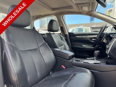 Used 2016 Nissan Altima 3.5 SL w/ 3.5 Technology Package FWD image 9
