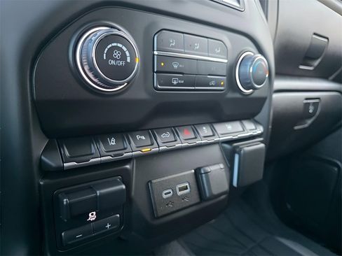 Used 2025 Chevrolet Silverado 2500 Custom w/ Custom Value Package image 25