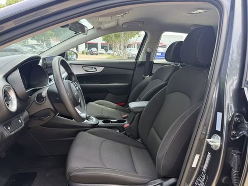Used 2023 Kia Forte LXS FWD image 22