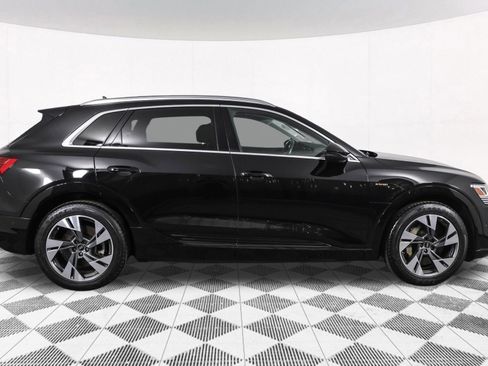 Used 2022 Audi e-tron Premium Plus w/ Premium Plus Package image 13