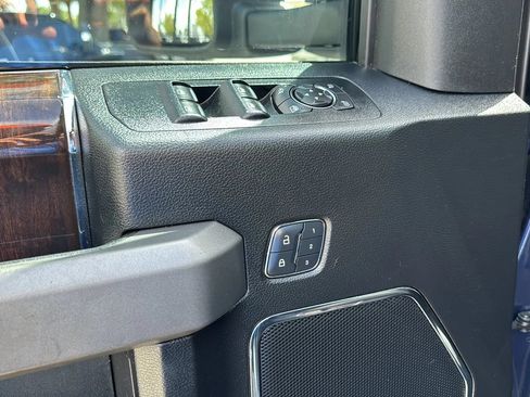 Used 2017 Ford F150 Platinum w/ Equipment Group 701A Luxury AWD/4WD image 24