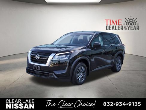 Used 2024 Nissan Pathfinder S w/ Cargo Package FWD image 3