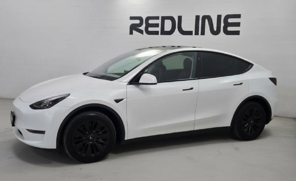 Used 2023 Tesla Model Y AWD image 2
