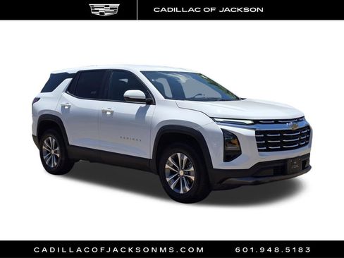 Used 2026 Chevrolet Equinox LT AWD/4WD image 3