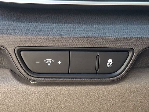 Used 2025 Kia Carnival EX FWD image 26