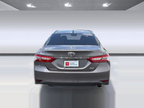 Used 2020 Toyota Camry XLE FWD image 10