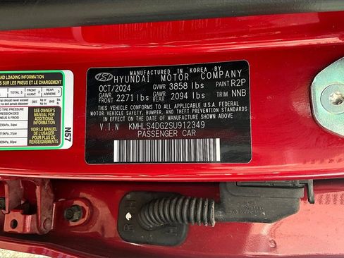 Used 2025 Hyundai Elantra SEL image 35