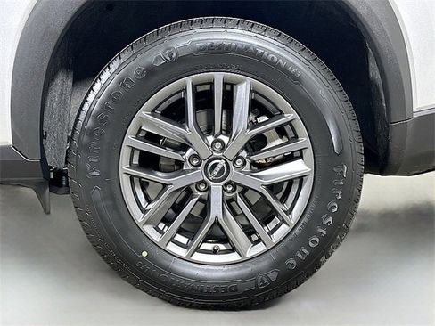 Used 2024 Nissan Rogue S image 28