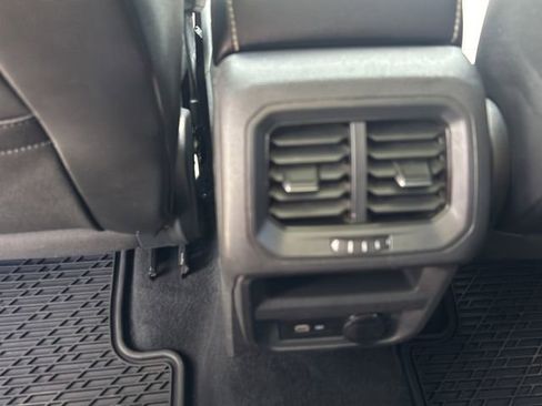 Used 2021 Volkswagen Tiguan SEL image 16
