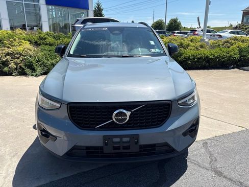 Certified 2023 Volvo XC40 B5 Plus w/ Driver Assist Package AWD/4WD image 3